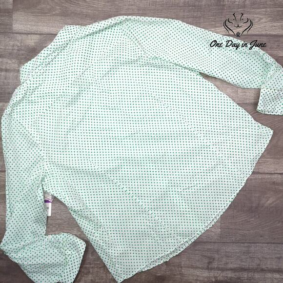 Crown & Ivy Button Down Top Size XXL - Picture 5 of 5